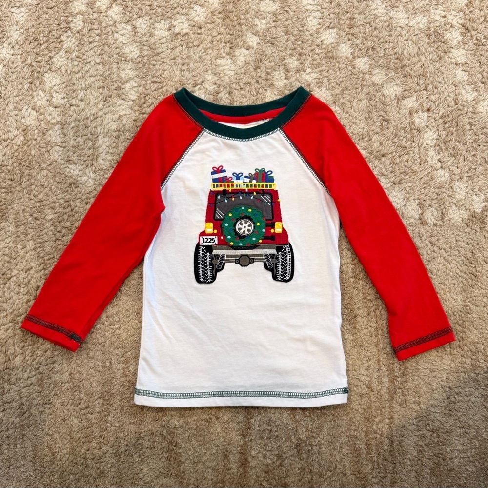 NWOT Adventurewear 360 Christmas Jeep Appliqué Shirt